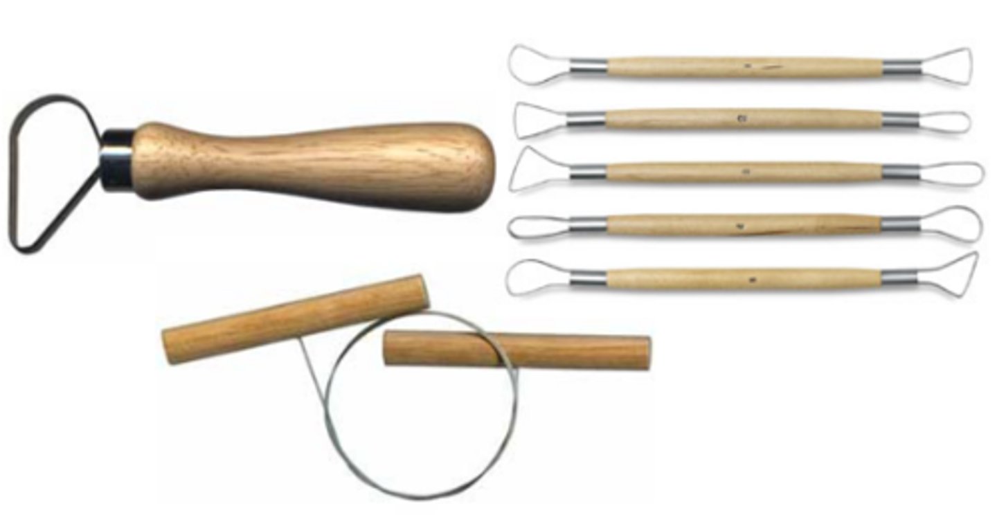 <p>A large looped ribbon tool made of iron that can be used for trimming as well as carving handy for trimming</p>