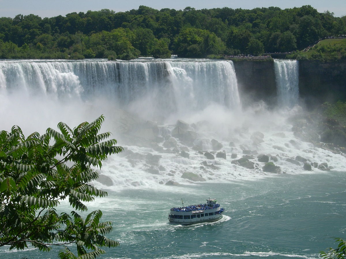 <p>one of the world&apos;s most beautiful waterfalls found in both Canada and the United States</p>