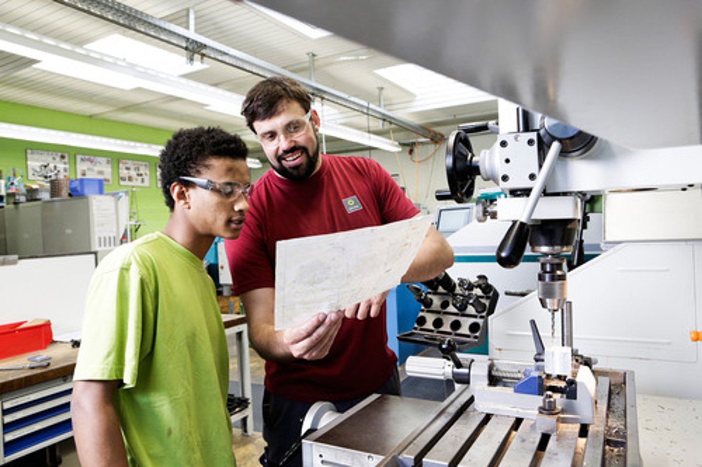 <p>trial week / to sniff</p>