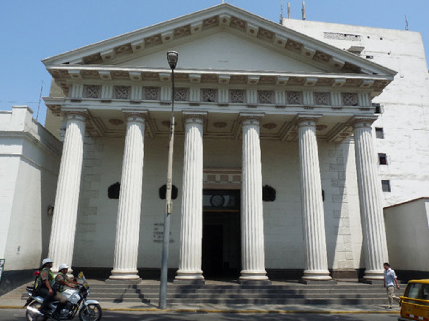 <p>museum</p>