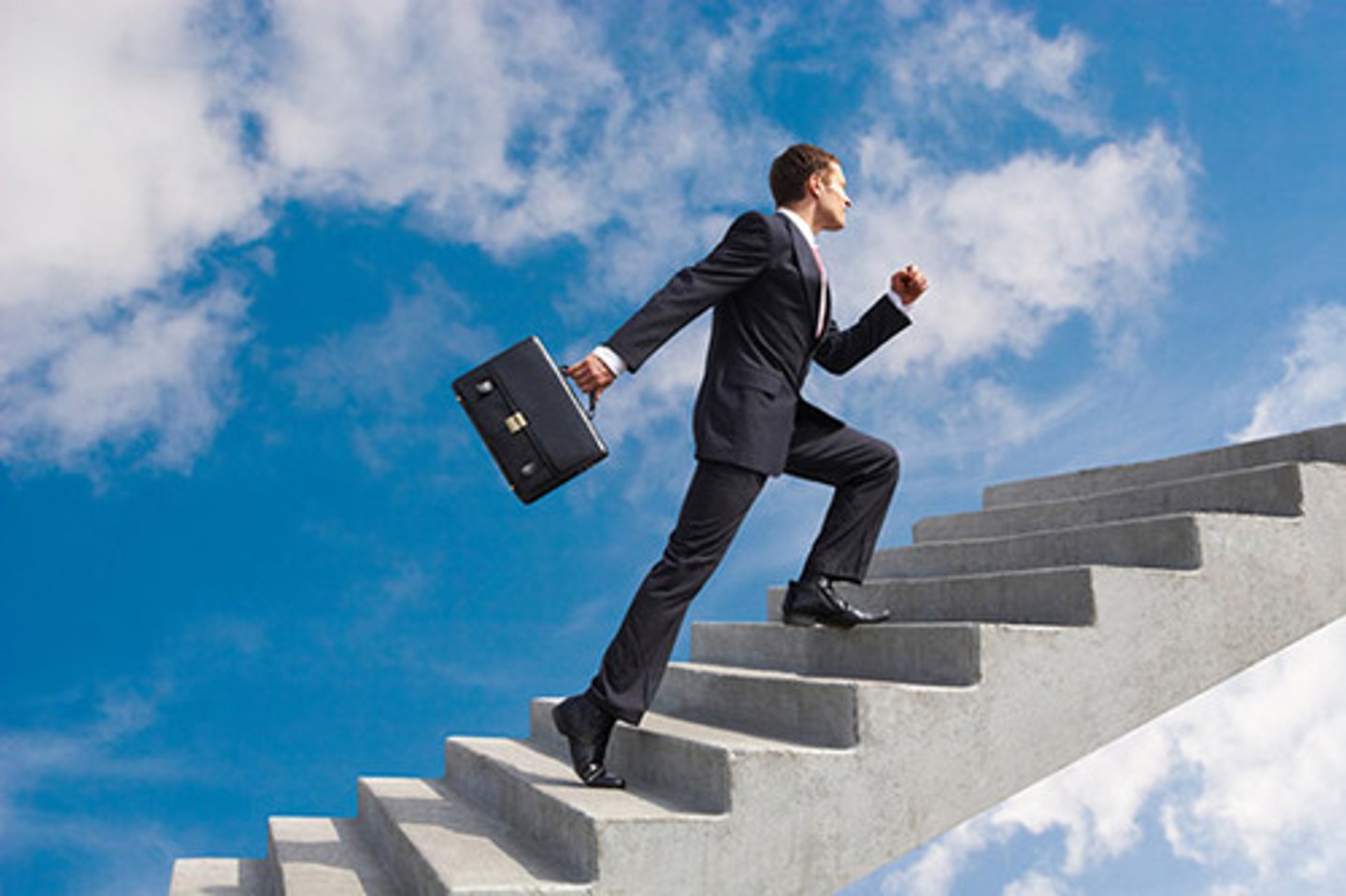 <p>bước đệm = springboard, bridge. Ví dụ: Junior jobs can act as a stepping stone to management positions.</p>