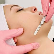 <p><span>Dermaplaning</span> </p>