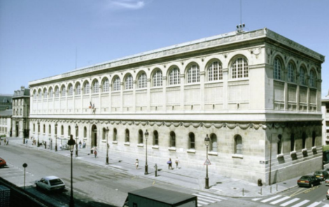 <p>Made by Pierre Francois Henri in 1801-1875 (What is the name of the Building?)</p>
