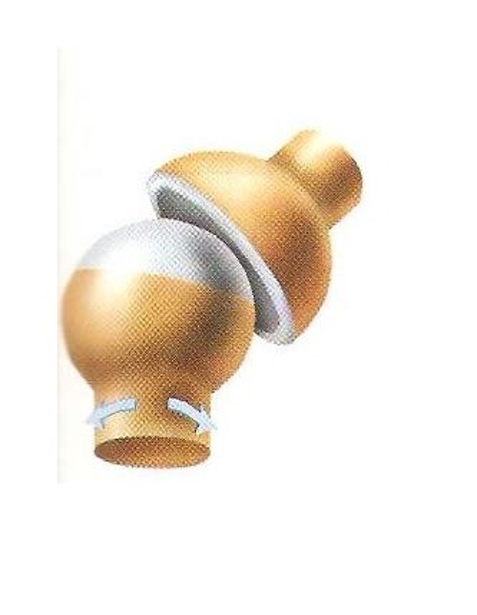 <p>allow complete rotation to move in all directions; hips and shoulders</p>