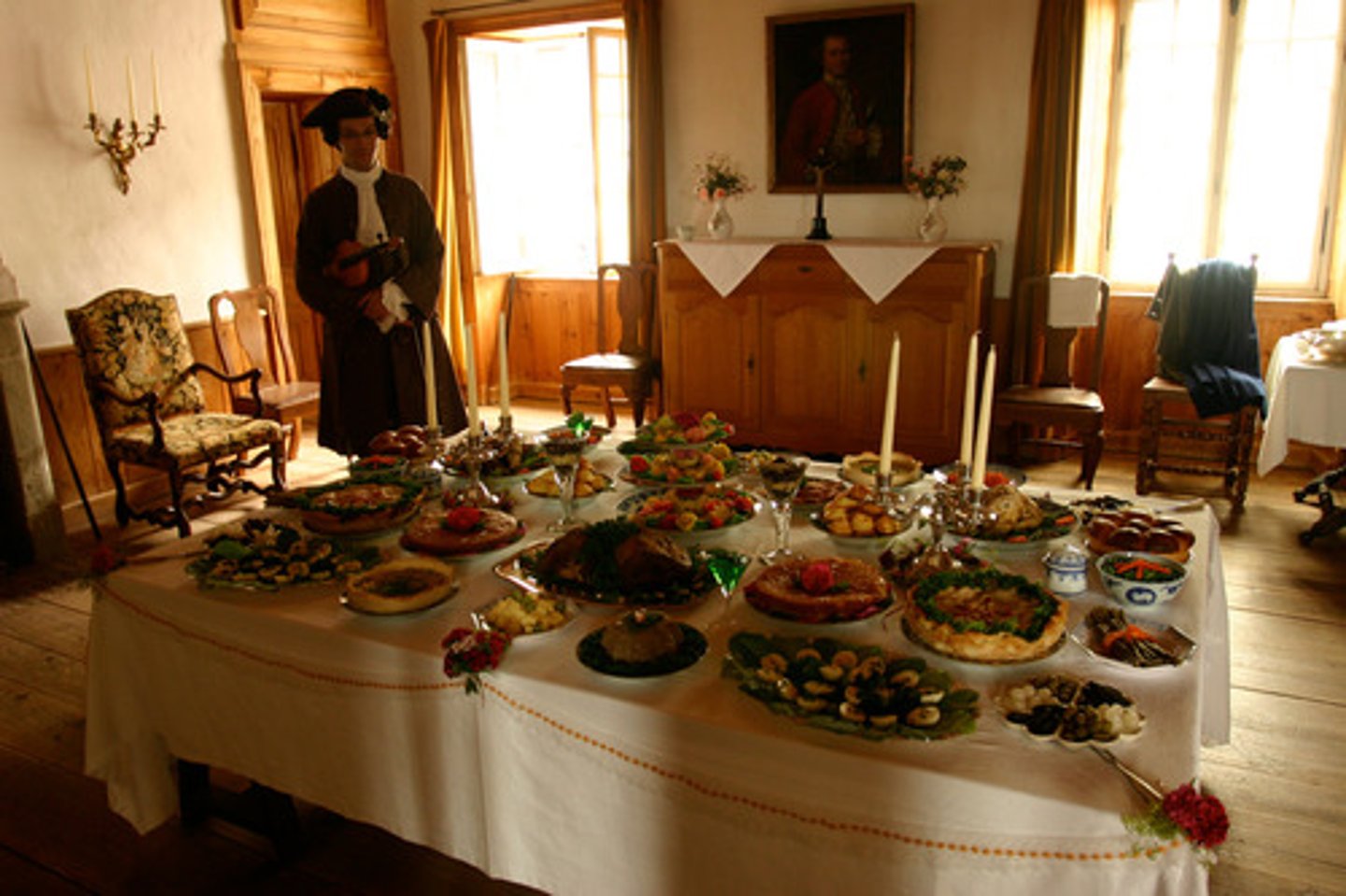 <p>(n) bữa tiệc, yến tiệc (nhỏ)</p>