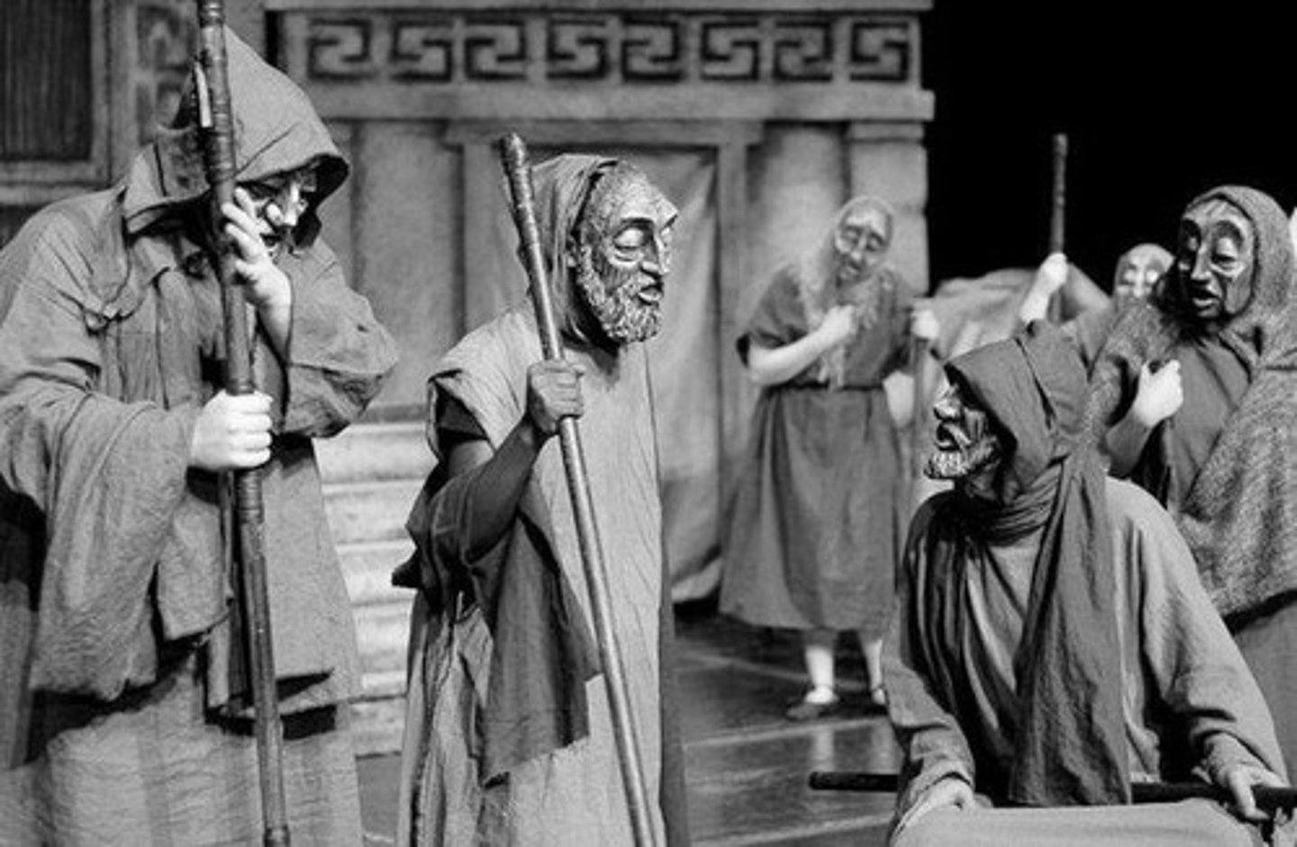 <p>Composed of 12-15 young men who sing and dance, led by a choragos.</p>