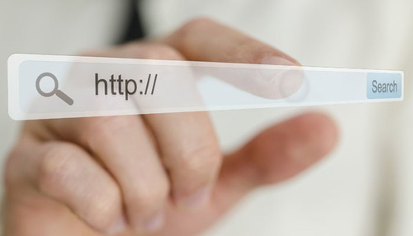 <p>have access to sth = access sth : tiếp cận cái gì</p>