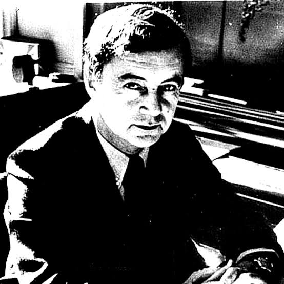 <p>Inventor of Dramaturgy</p>