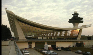 name the building architect and style 