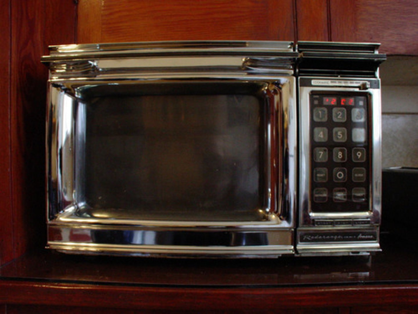 <p>the microwave oven</p>