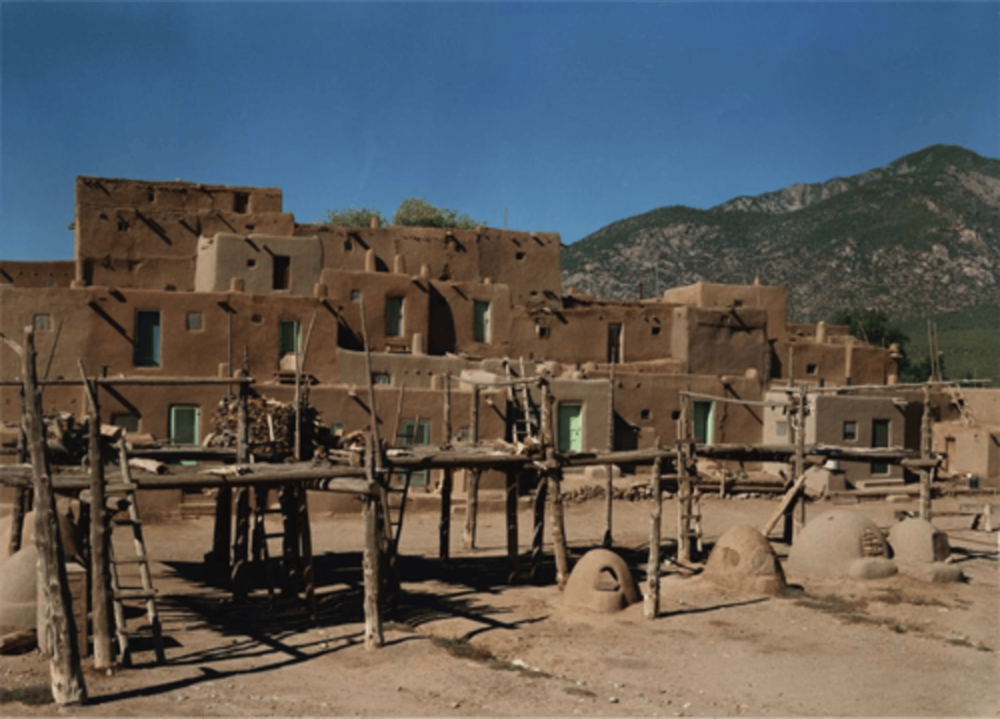 <p>village, town</p>