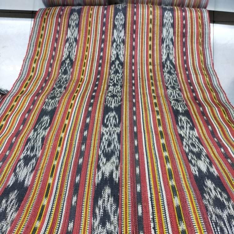 <ul><li><p>Region 11 (Davao Region)</p></li><li><p>A weaved fabric made by the Mandaya tribe that is usually used by women as a skirt, as well as blankets or wraps for the dead</p></li></ul>