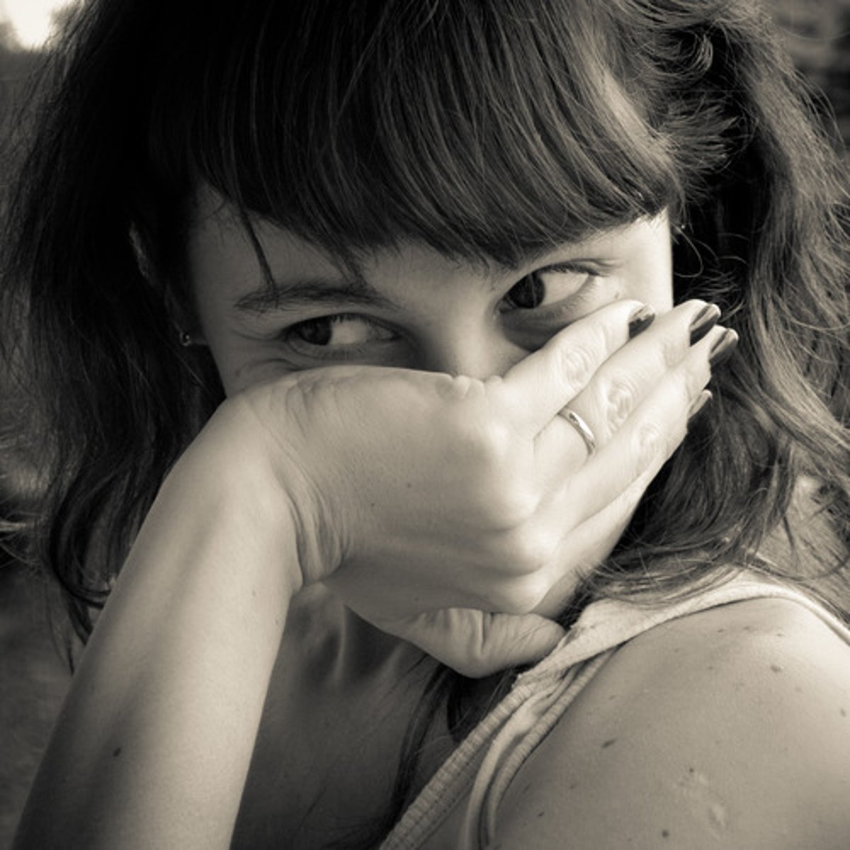 <p>Te pido que ___(hablar) con mis padres porque yo no puedo hacerlo.</p>