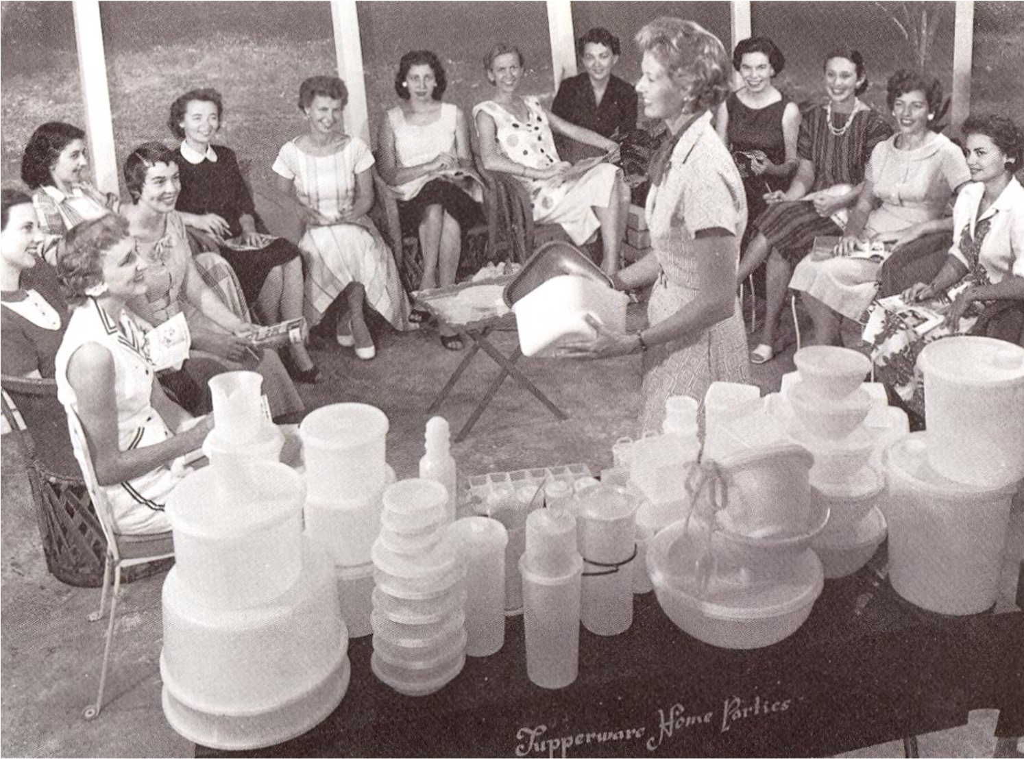 <p><span style="color: rgb(34, 87, 122)"><strong>Tupperware Home Party</strong></span></p>