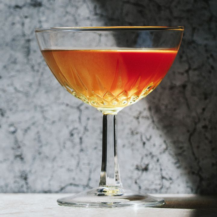 <p>sour, 1 oz light rum, 1 oz brandy, 1 oz triple sec, 0.75 oz lemon juice, served straight up, no garnish</p>