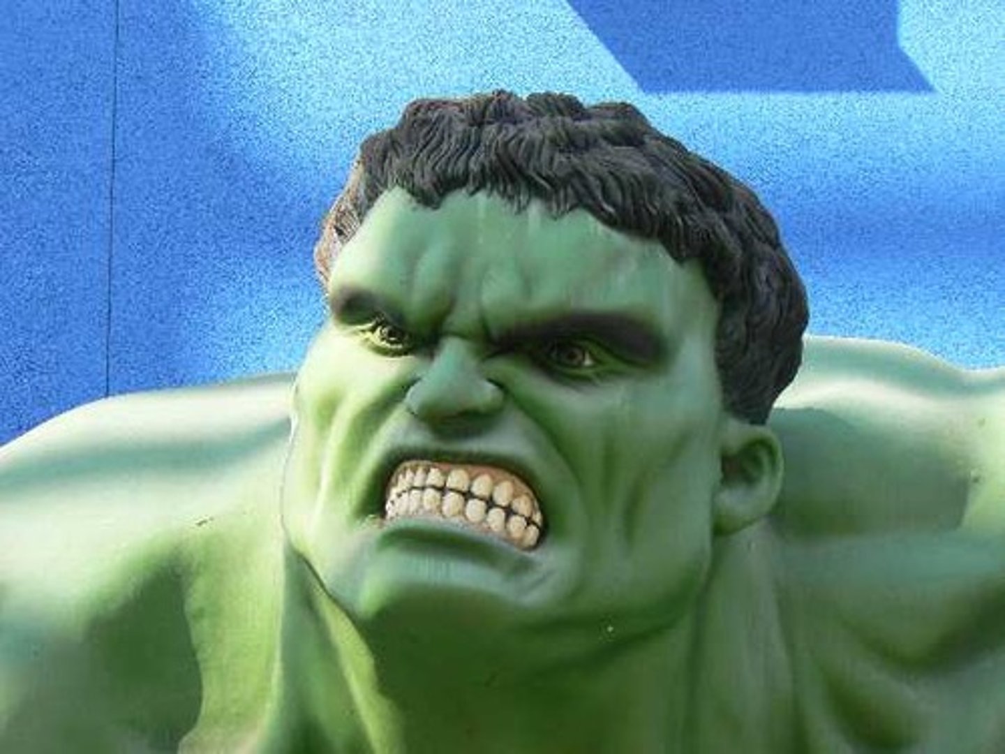 <p>to make someone very angry</p><p>(khiến ai đó phẫn nộ)</p><p>= infuriate (làm tức giận)</p><p>&gt;&lt; pacify (làm dịu)</p>