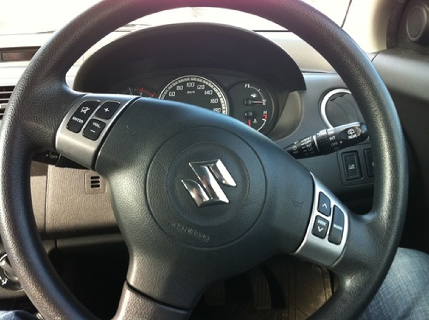 <p>steering wheel</p>