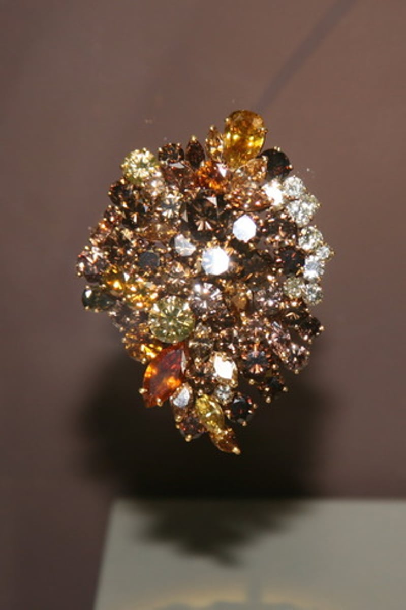 <p>Something that happens to be true but cannot serve as a the basis for an explanation. "All masses of gold are less than 100,000 kg."</p>