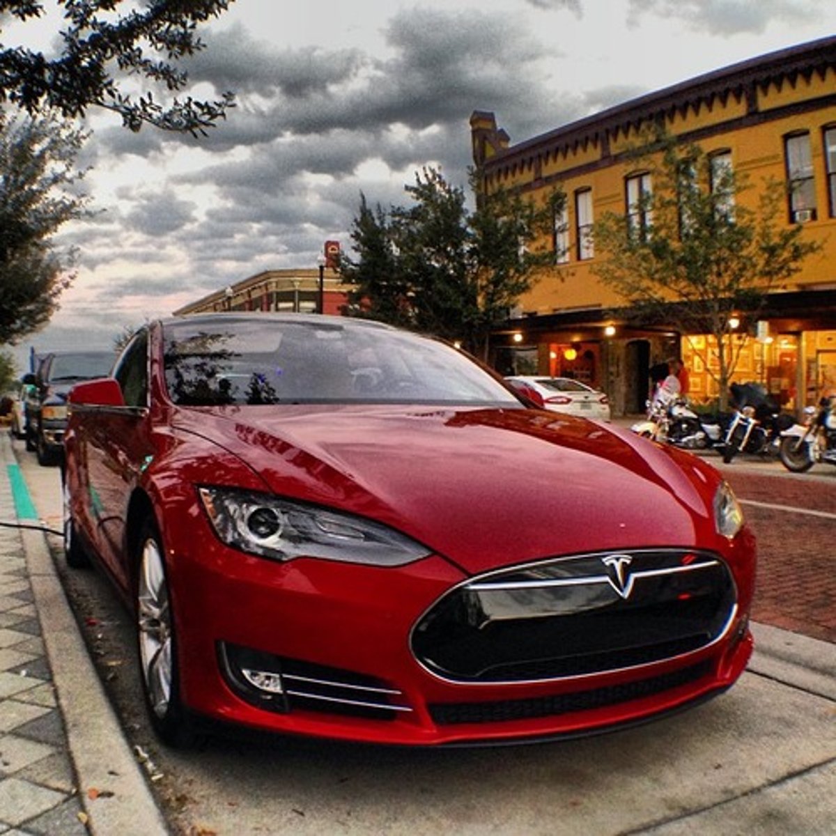 <p>a type of electric vehicle (EV) that uses chemical energy stored in rechargeable battery packs. BEVs use electric motors and motor controllers instead of internal combustion engines (ICEs) so they do not require gasoline..</p>