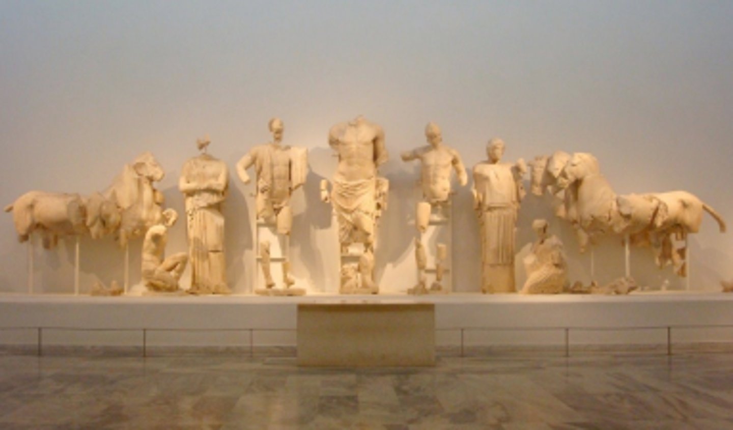 <p>date: 460 BC</p><p>material: marble</p><p>narrative: contest between pelops and oinamaos</p>