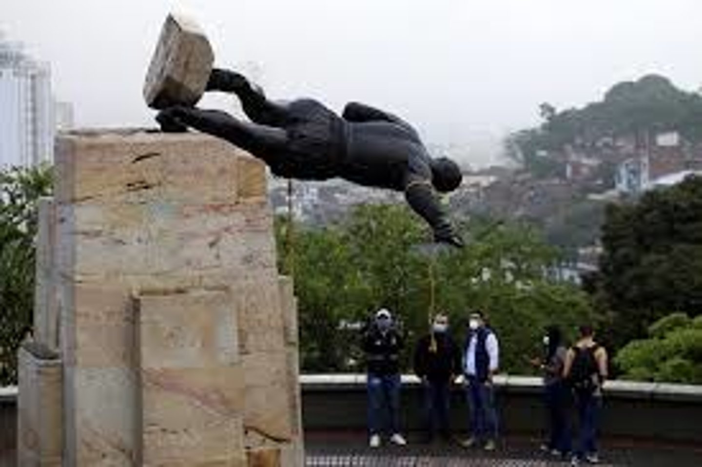<p>? (to topple a statue)</p>