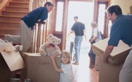 <p>se movió</p><p>Me movió a una casa nueva al otro lado del país porque no era segura.</p>
