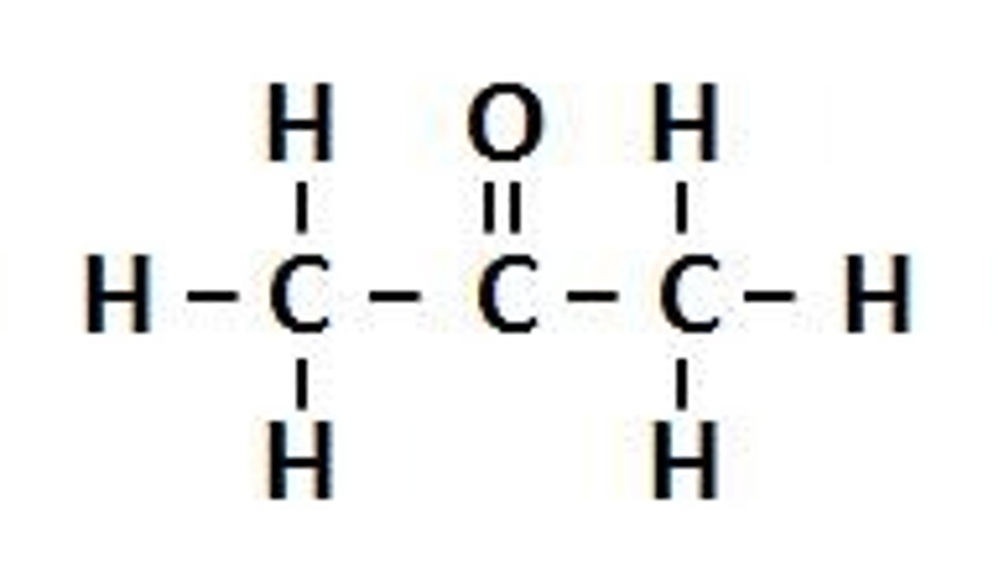 <p>carbon atom that shares a double bond with an oxygen atom. the remaining two bonds are either to other carbon atoms or hydrocarbon radicals (R)</p>