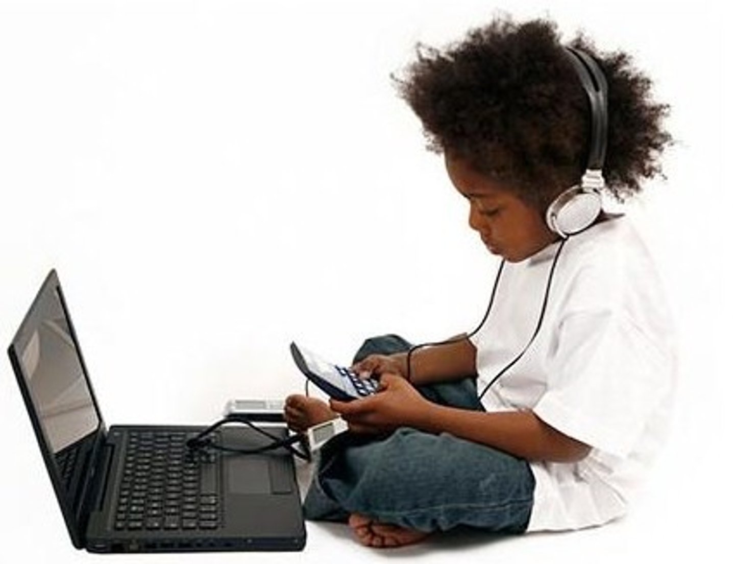 <p>(n): người sống với kĩ thuật số từ nhỏ, sinh ra ở thời đại công nghệ và internet</p>