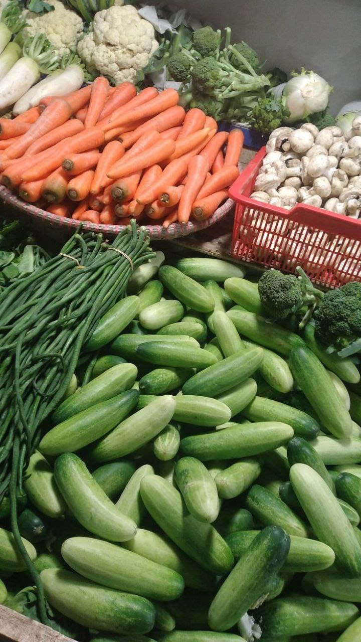 <p><em>Pasar.</em></p>