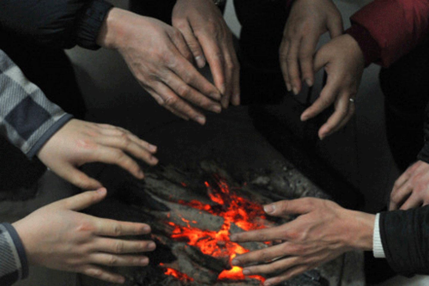 <p>Heat transfer through heat waves</p>