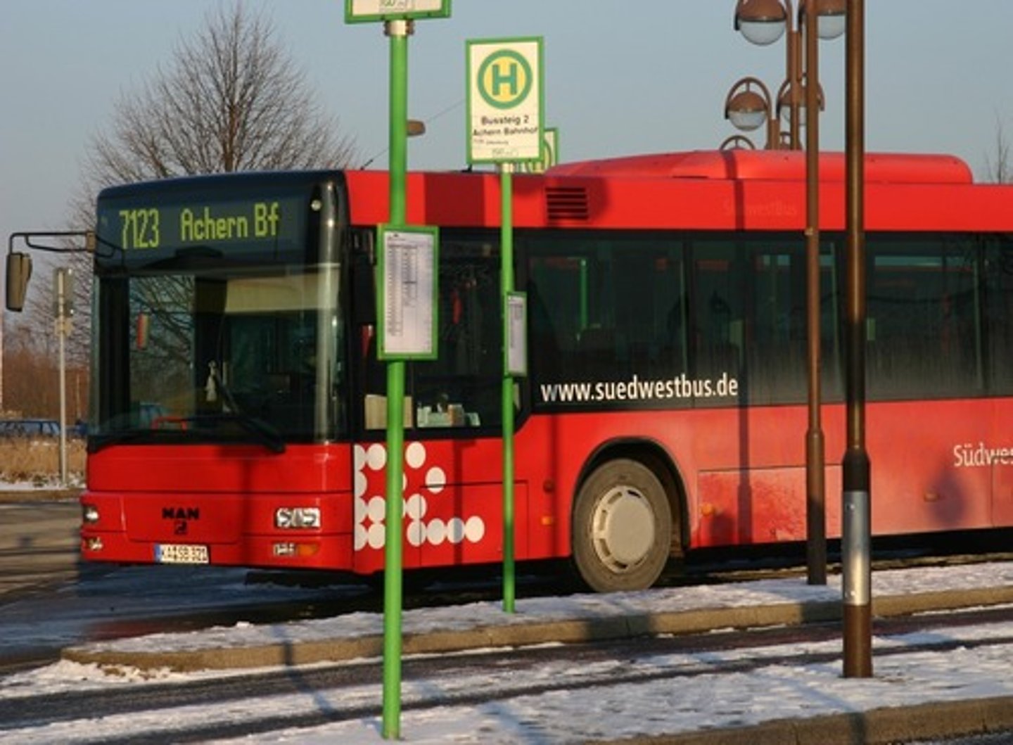 <p>khuyến khích dùng phương tiện công cộng</p>