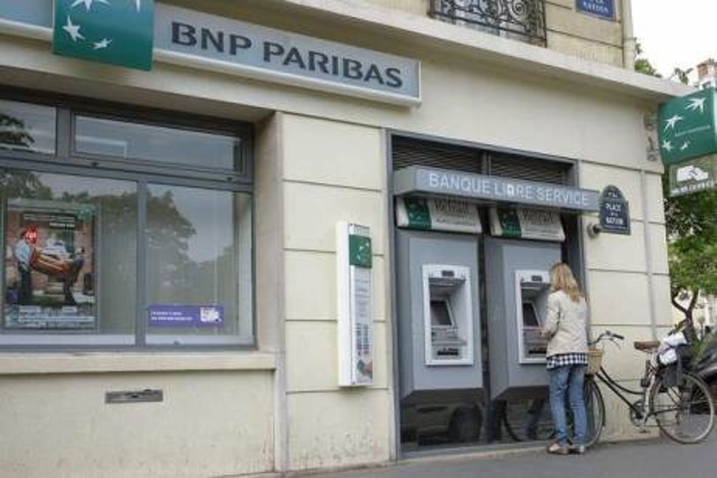 <p>une banque</p>