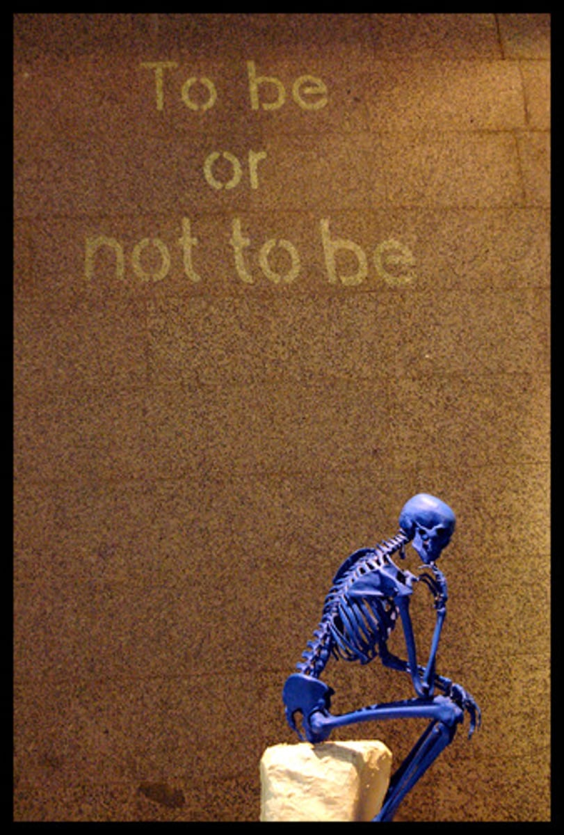 <p>to exist (inanimate)</p>