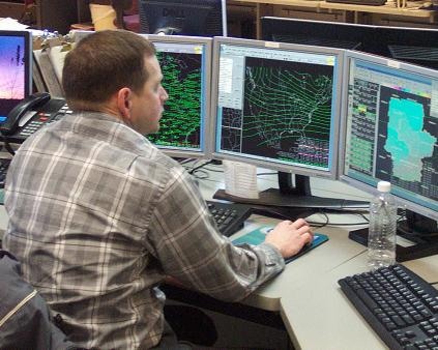 <p>/prɪˈdɪk.ʃən/ • Noun • B2 • A statement about what will happen • Sự dự đoán • His prediction about the weather turned out to be correct.</p>