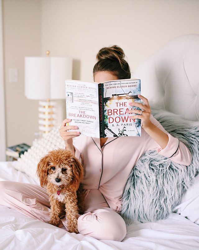 <p>I like to<strong> curl up with a book</strong></p>