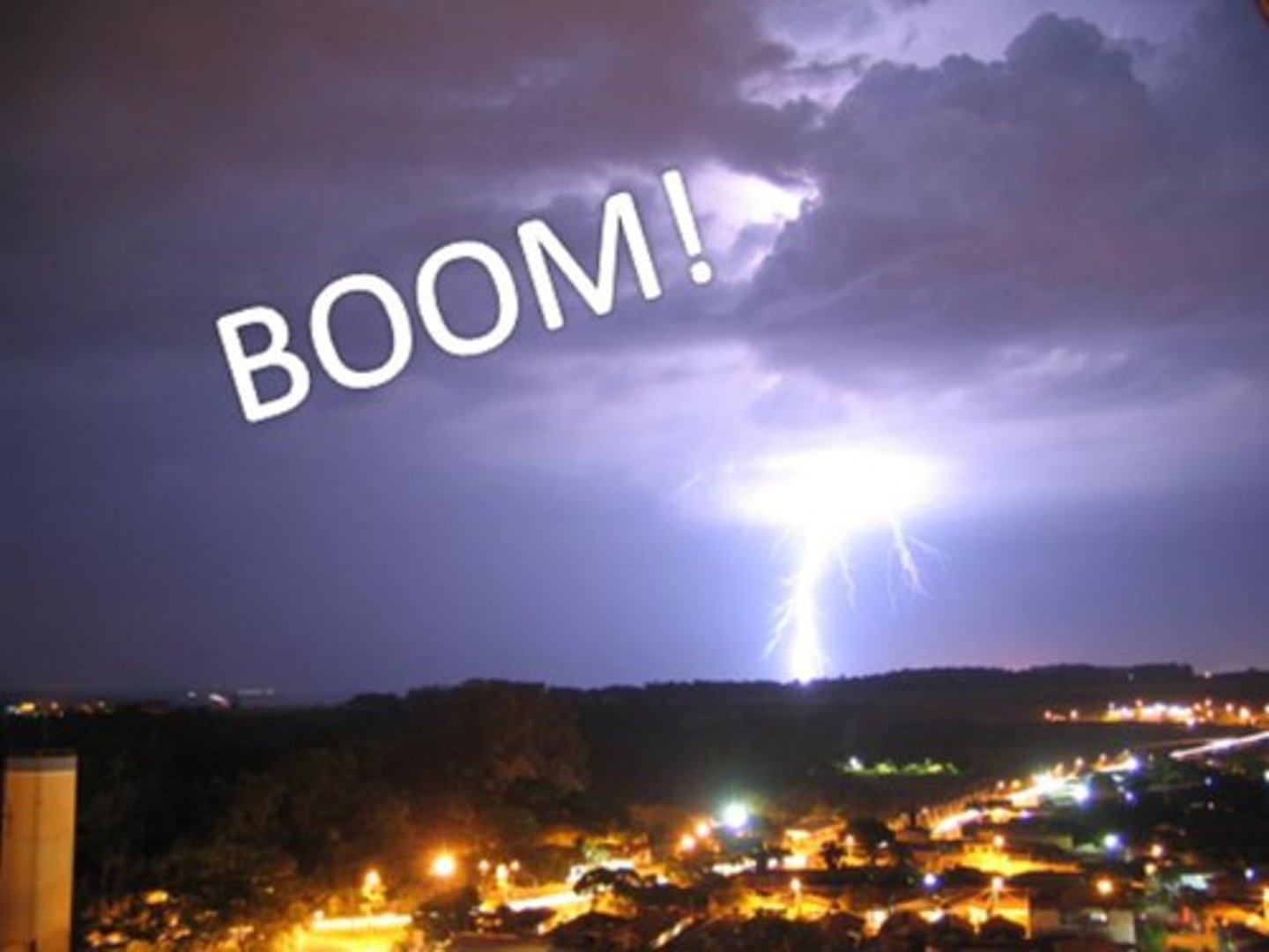 <p>tiếng sấm</p>