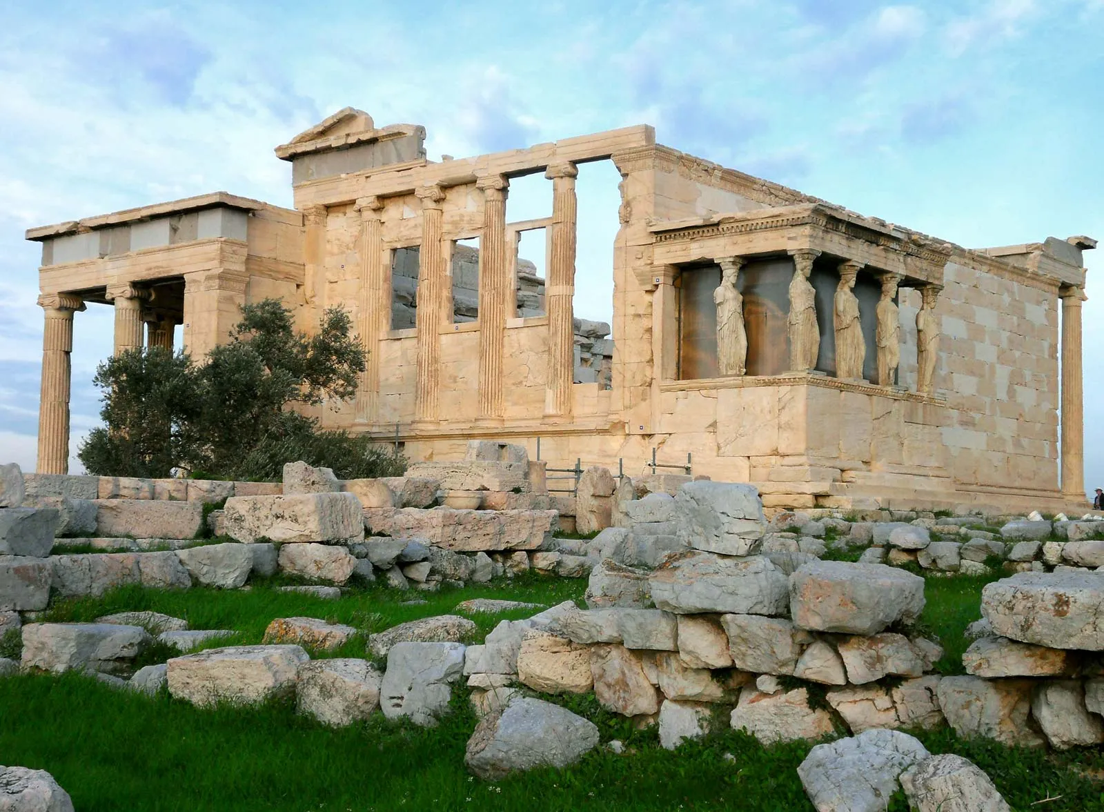 <p>The North Porch of the Erectheum has _____ columns</p>