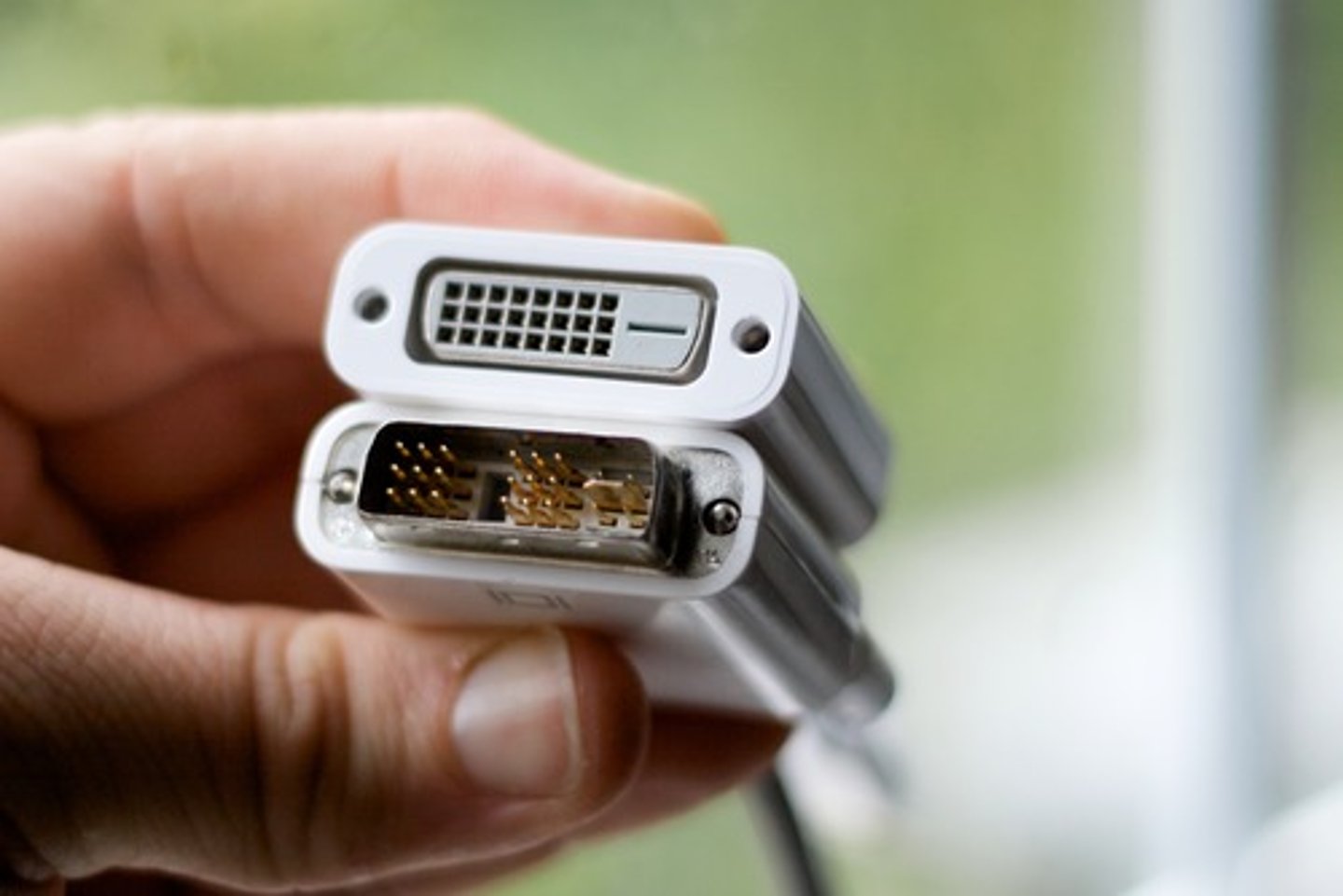 <p>Transmitting digital video content to display devices</p>