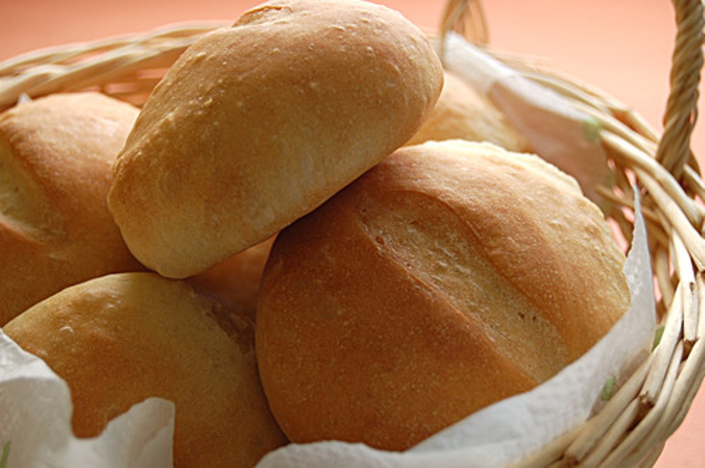 <p>das Brötchen, die Brötchen</p>