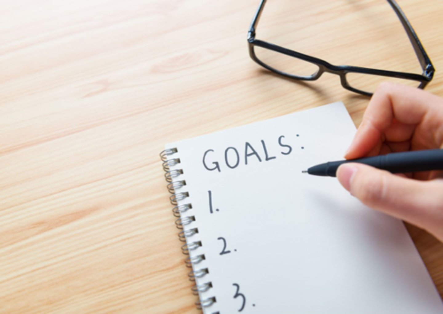 <p>n.紧张;强度;加强;专心致志</p>