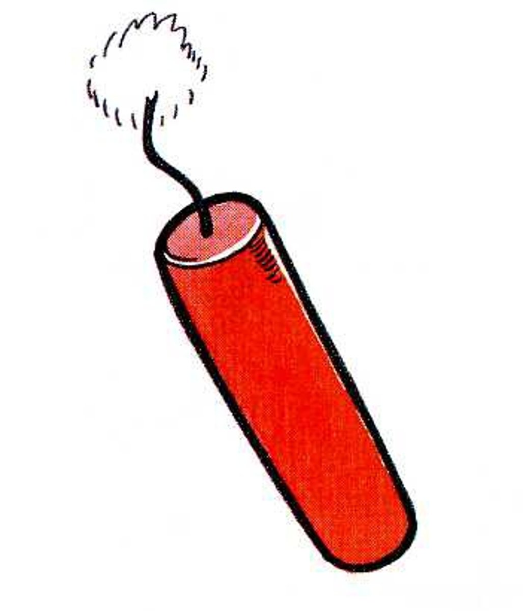 <p>a long piece of string or paper that is lit to make a bomb or a firework explode</p>
