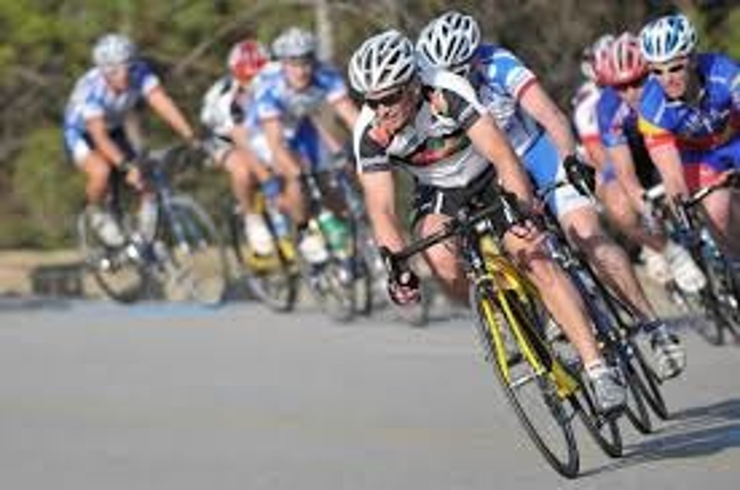 <p>đi xe đạp</p>