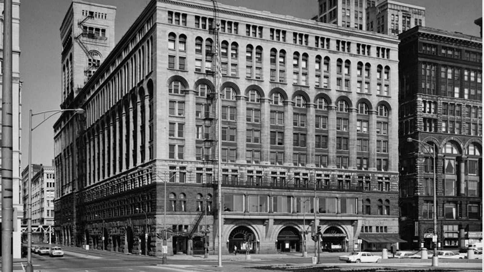 <p>The 19th-century American Architecture Architect(s): Dankmar Adler, Louis Sullivan Date: 1889 The influence of Henry Hobson Richardson’s Marshall Field’s Wholesale Store, 1885-87 Palazzo as the prototype for Chicago skyscrapers Sullivan’s idea of “form follows function” Raft foundation on marshy soil grand auditorium hall rich detail showcase the compression of structure, resembling the Frank Furness’s architecture</p>