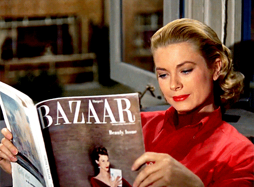 <p><span>Who plays Lisa Fremont in </span><em>Rear Window </em><span>(1954)?</span></p>