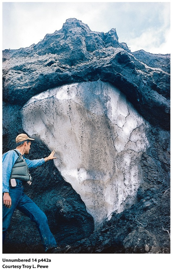 een scheur in de grond die wordt gevormd door ijs als de ondergrond landurig bevriest. Er komt water in die scheur en door vorstwerving (het uitzetten van ijs) komt er een grotere scheur. 