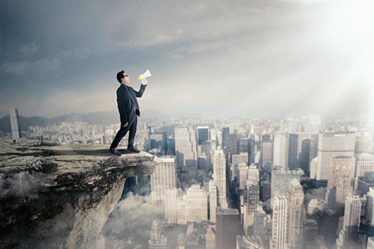 <p>to announce something publicly and enthusiastically</p><p>She wanted to ---- her success ----.</p>
