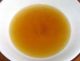 <p>el líquido de una sopa</p>