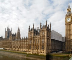 <p>mang tính biểu tượng</p>