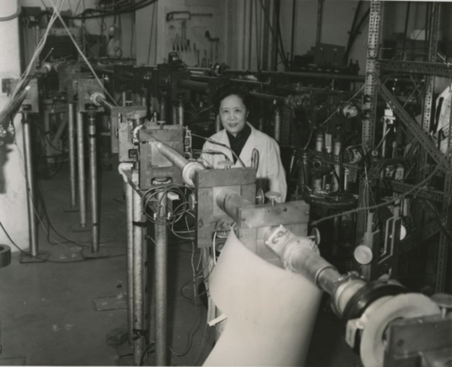 <p>A secret U.S. project for the construction of the atomic bomb.</p>