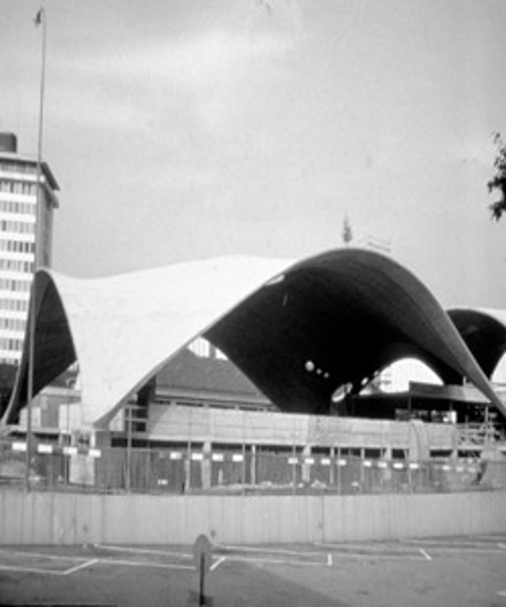 <p>a shell structure constructed of reinforced concrete</p>